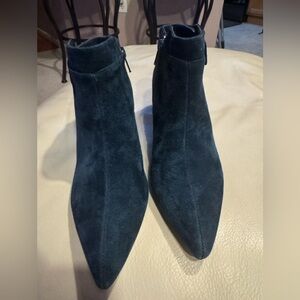 Belle-Vito Pointed Toe Navy Blue Suede Ankle Booties. NWOB
